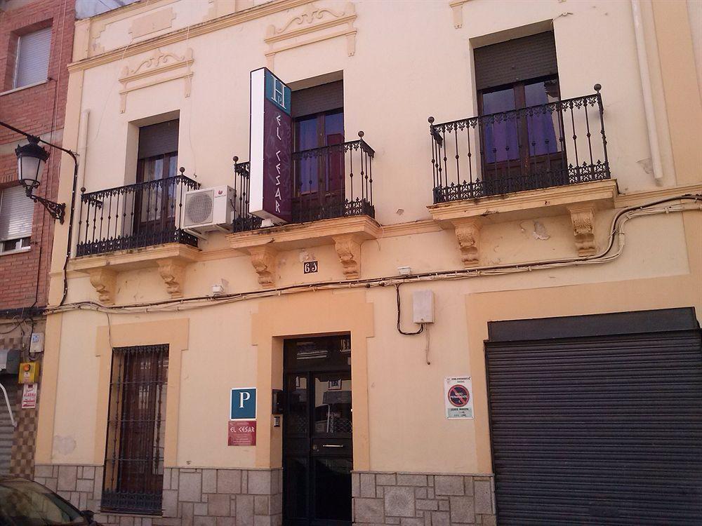 Pension El Cesar กาเซเรส ภายนอก รูปภาพ